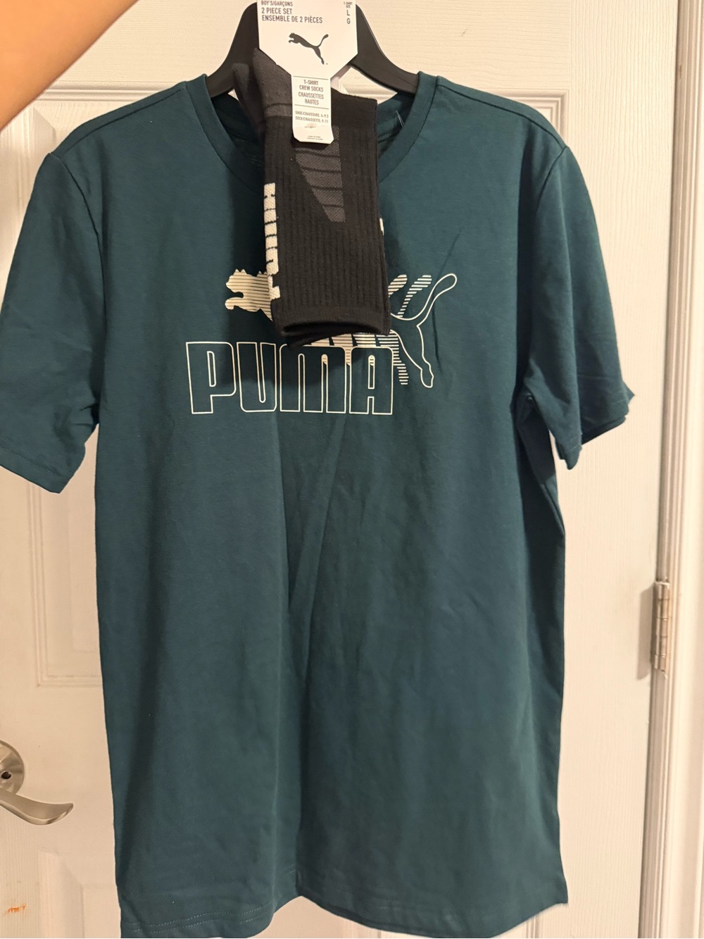 PumaT-Shirt with crew socks